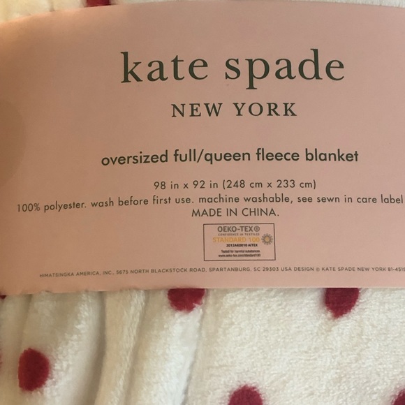 🛍🛍SOLD Kate spade ♠️ plush blanket- red polka dots - Picture 3 of 4